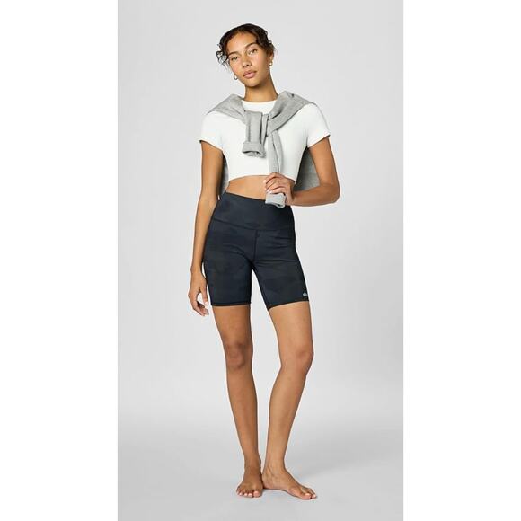 Alo Women's High Waist Vapor Shorts Size Small - Picture 4 of 6